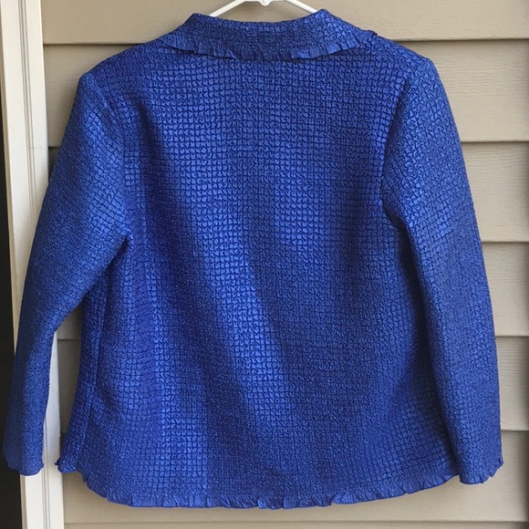 I’ve always called this material popcorn style! - Picture 10 of 11